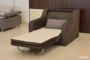 مبل یک نفره تخت‌خوابشو سوئدی با طراحی کاربردی در حالت تخت خواب کامل، مناسب فضاهای کوچک و مدرن